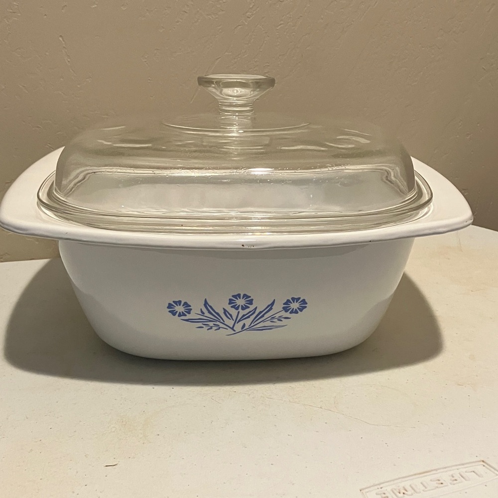 EUC 60’s Corning Blue Cornflower
P-34-B 4 Quart Dutch Oven w/Lid and Roast Rack